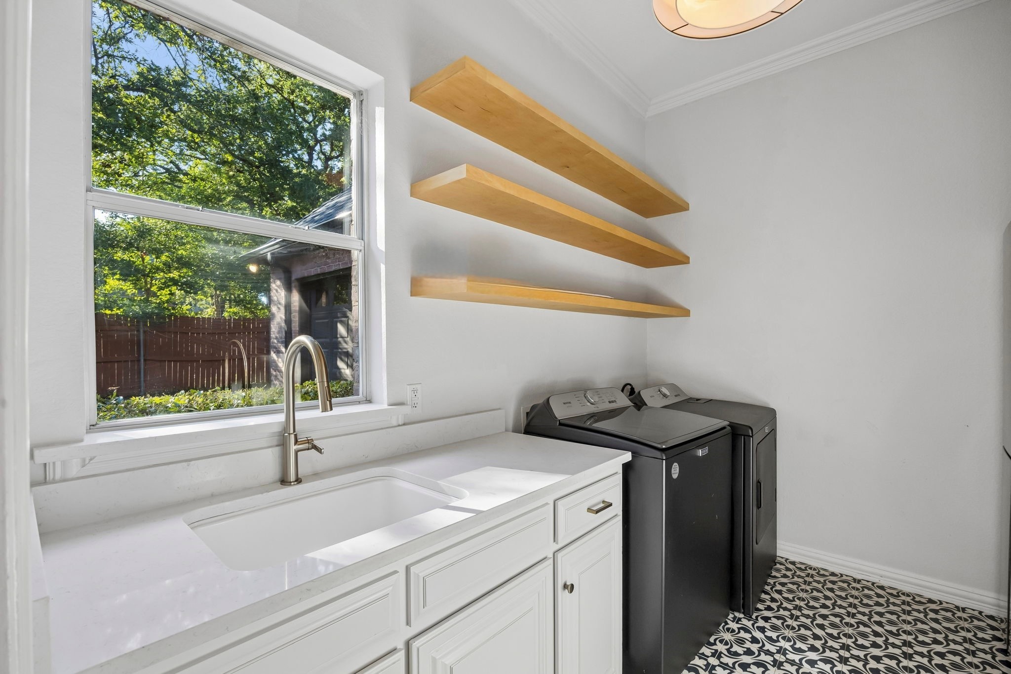 1010 Ashlawn Drive