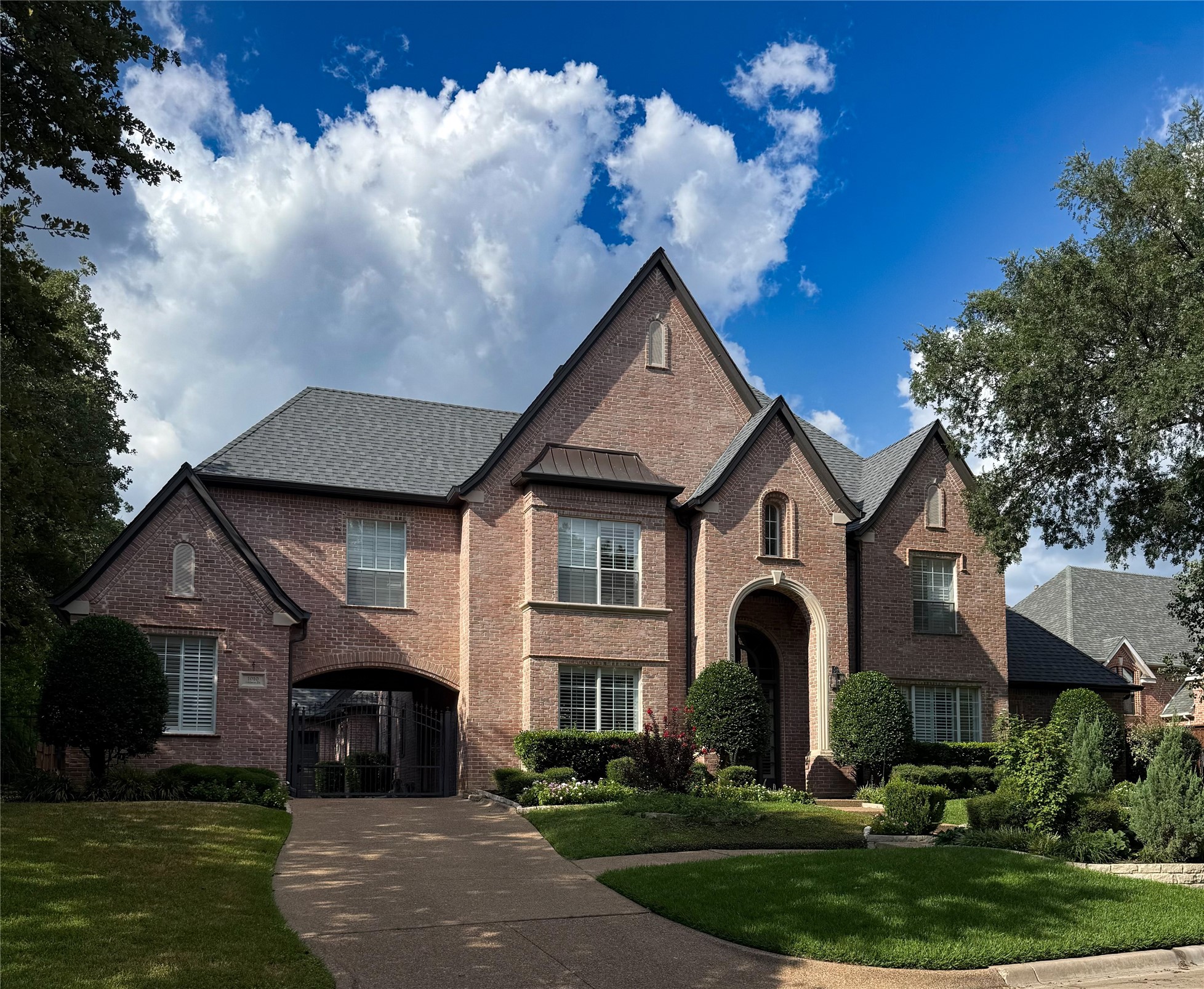 1010 Ashlawn Drive