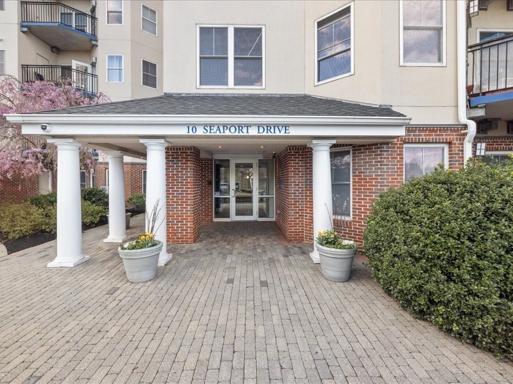 10 Seaport # 2616