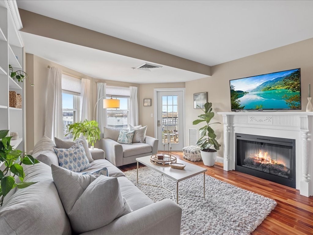 10 Seaport # 2616