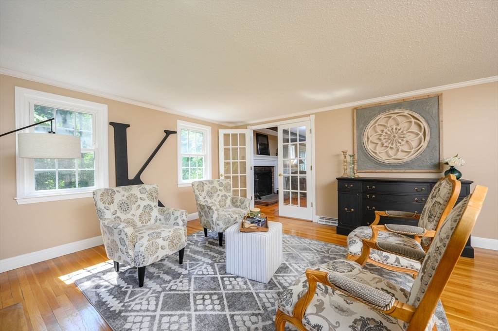 190 Colonial Dr