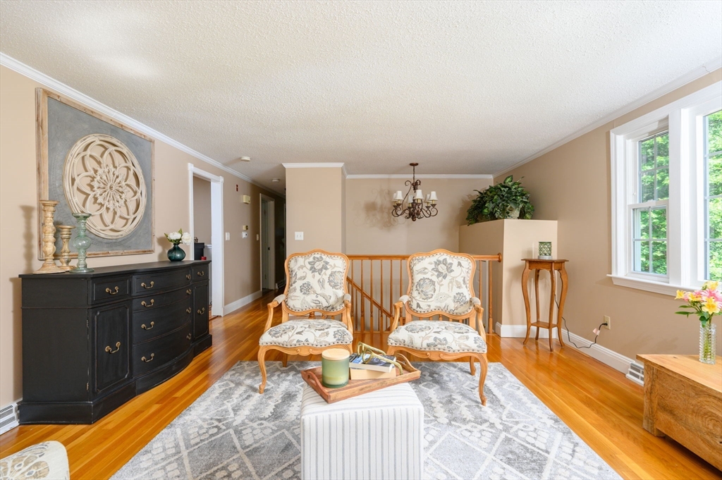 190 Colonial Dr