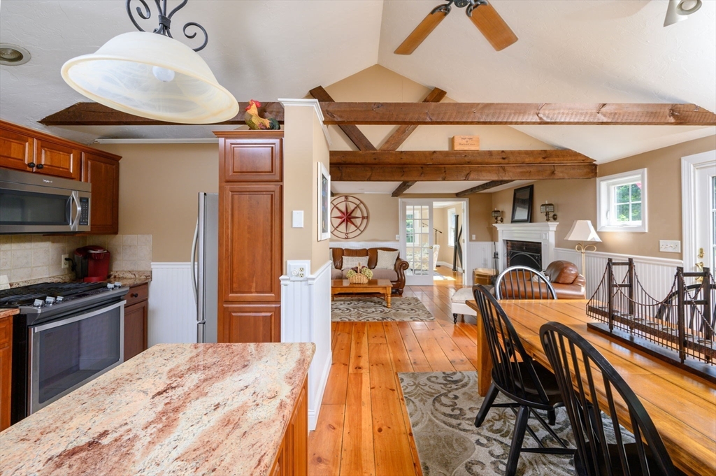 190 Colonial Dr