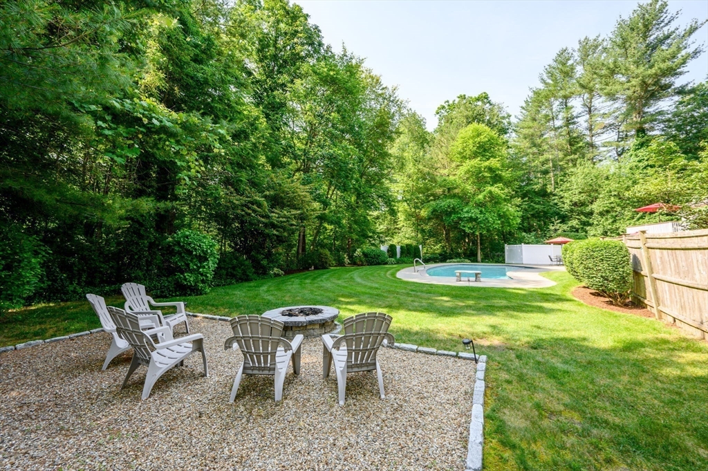 190 Colonial Dr