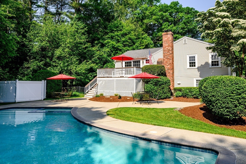 190 Colonial Dr