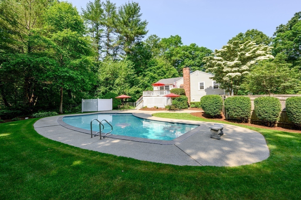 190 Colonial Dr