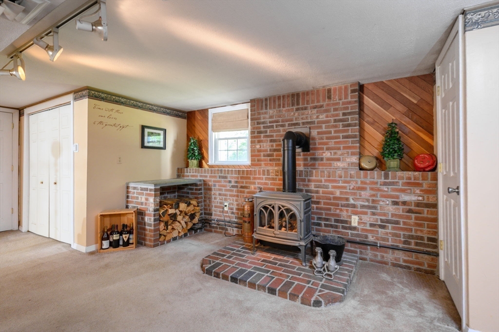 190 Colonial Dr