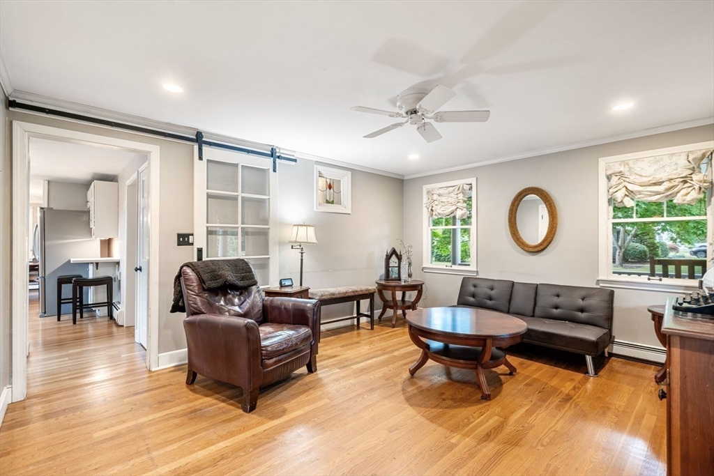 11 Sycamore Rd