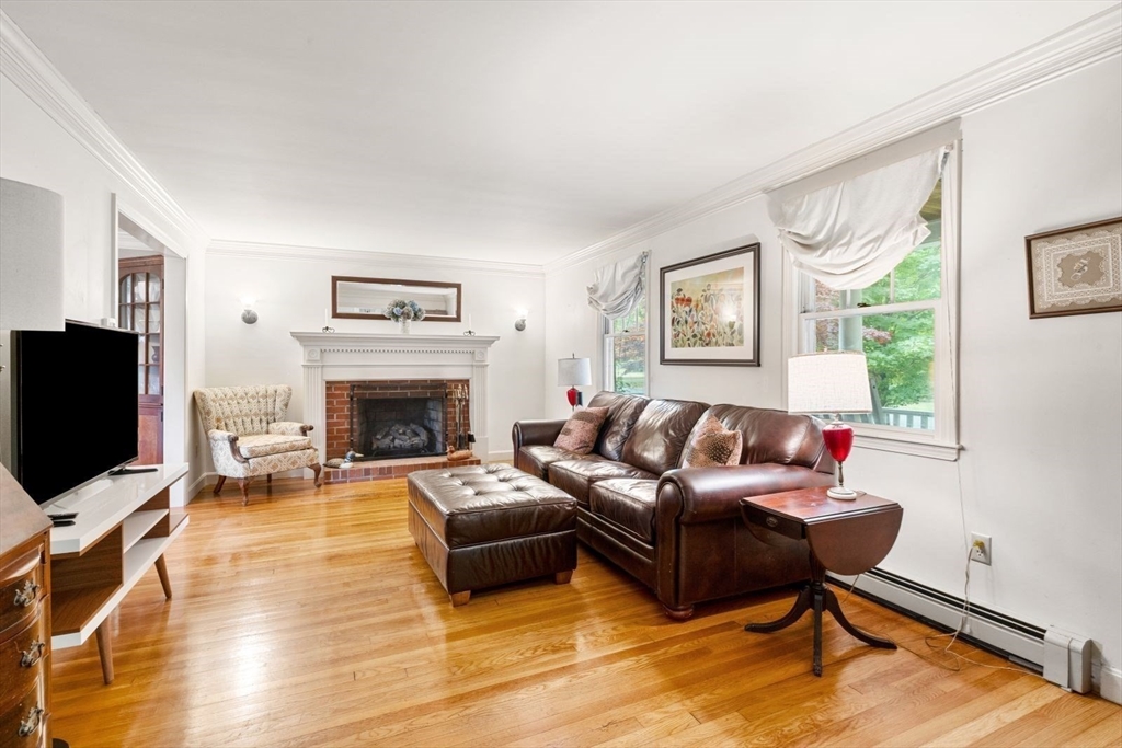 11 Sycamore Rd