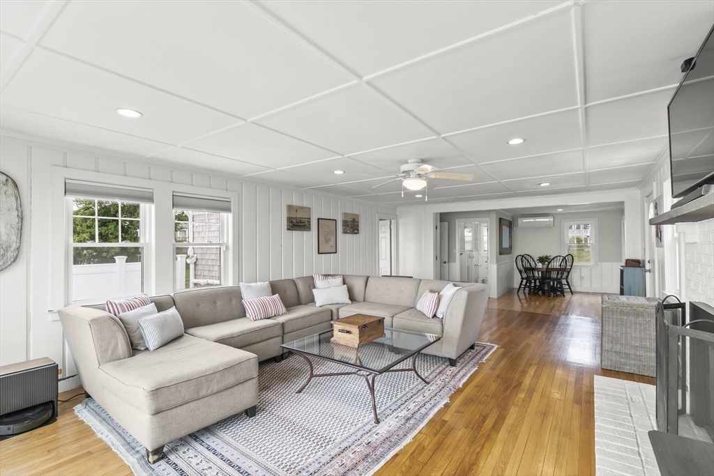 2 Braintree Ave.(Waterfront)