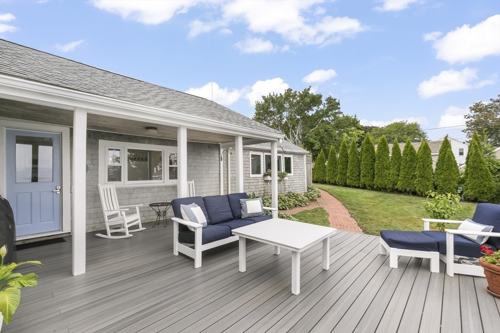 2 Braintree Ave.(Waterfront)