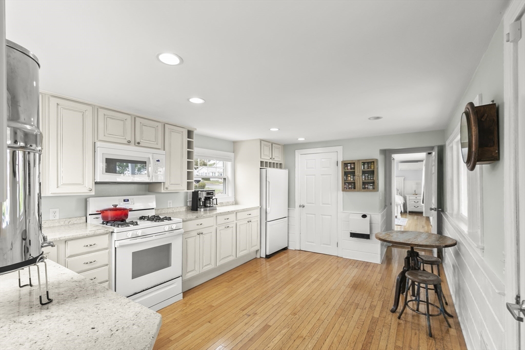 2 Braintree Ave.(Waterfront)