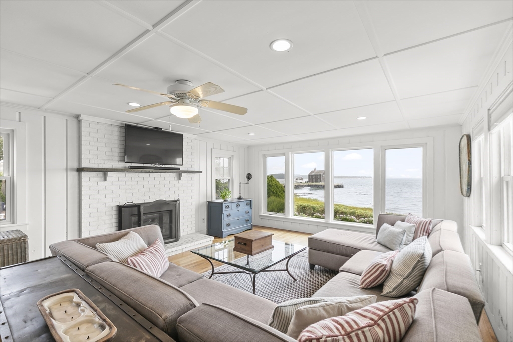 2 Braintree Ave.(Waterfront)