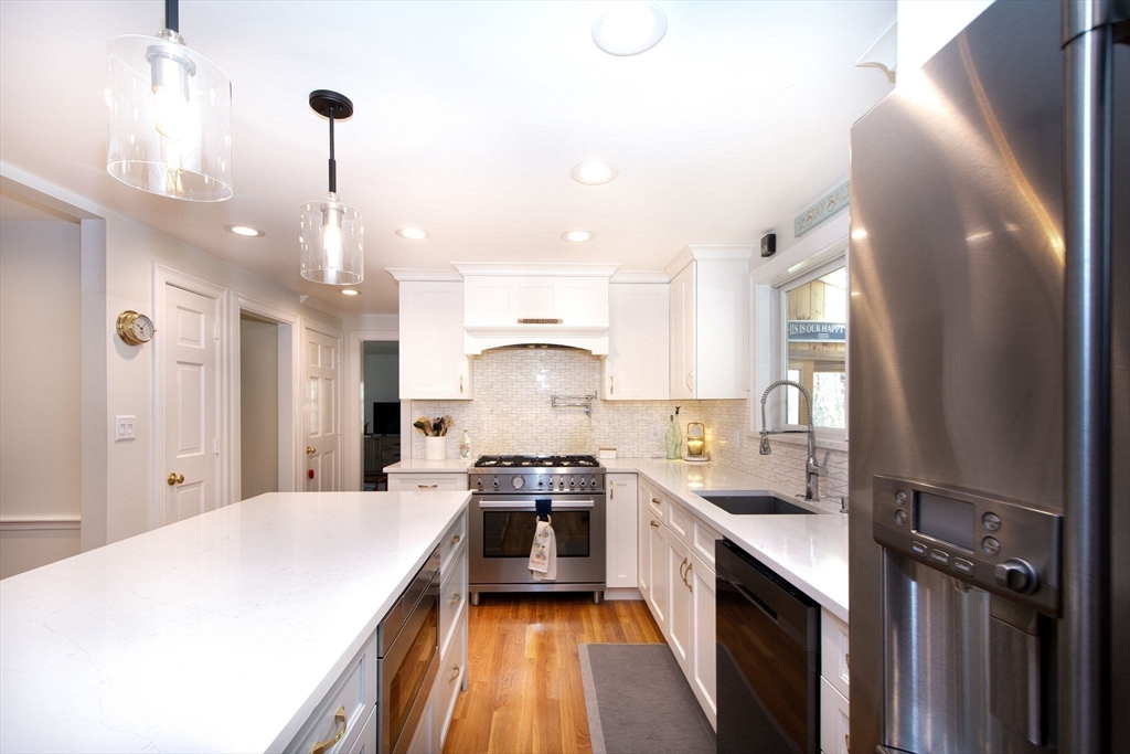18 Longmeadow Rd