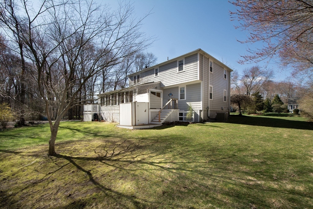 18 Longmeadow Rd