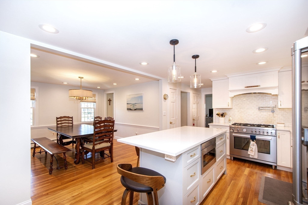 18 Longmeadow Rd
