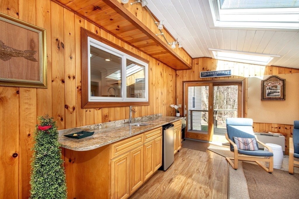18 Longmeadow Rd