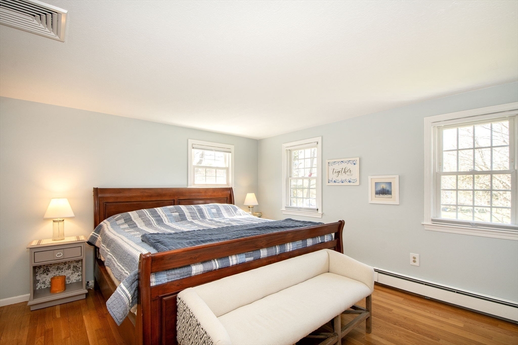 18 Longmeadow Rd