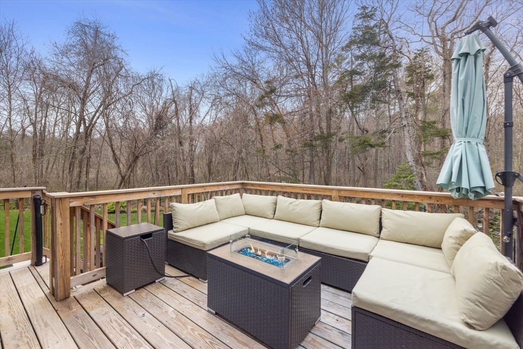 184 Booth Hill Rd