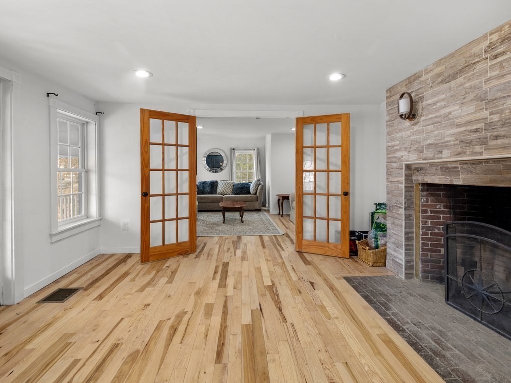 555 Webster St.