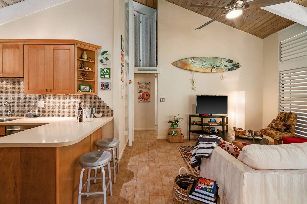 4701 KAWAIHAU RD J202