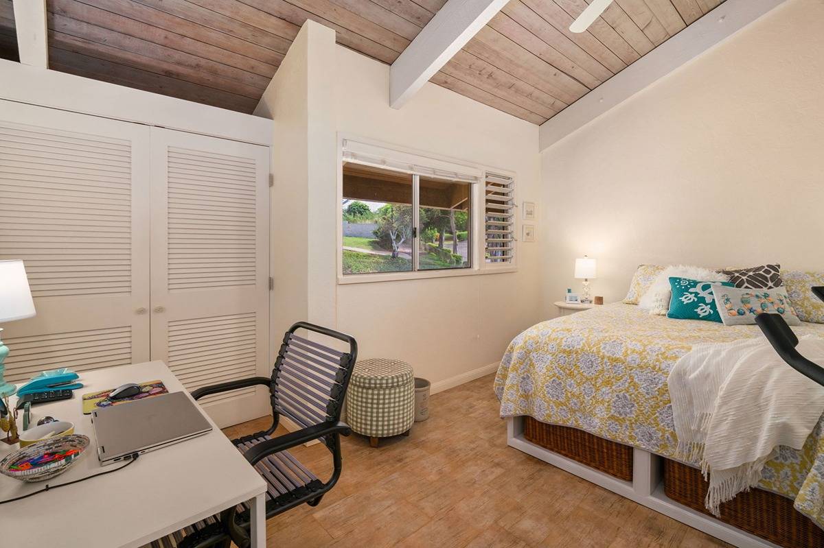 4701 KAWAIHAU RD J202