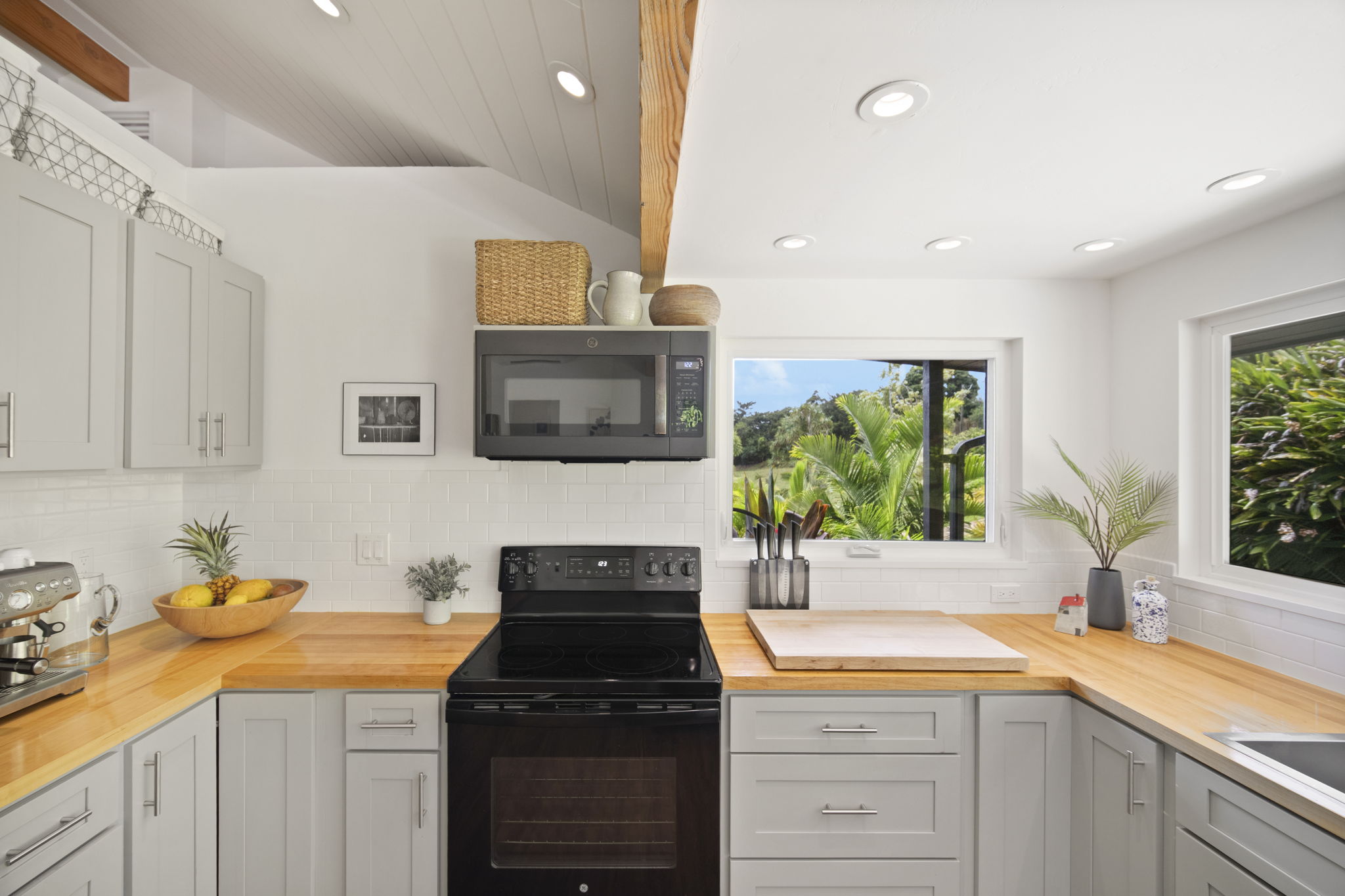 2-3161 KAUMUALII HWY 2