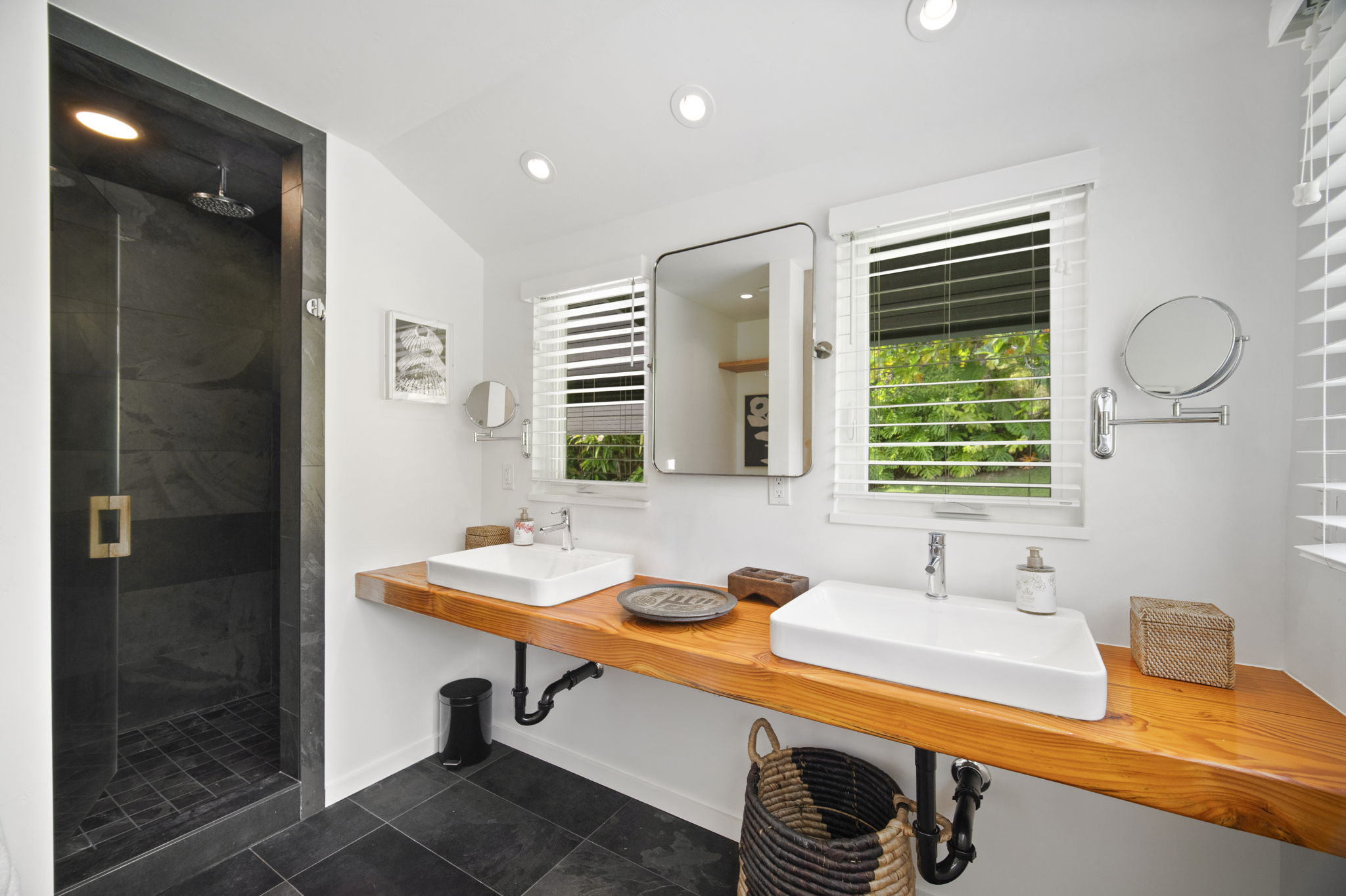 2-3161 KAUMUALII HWY 2