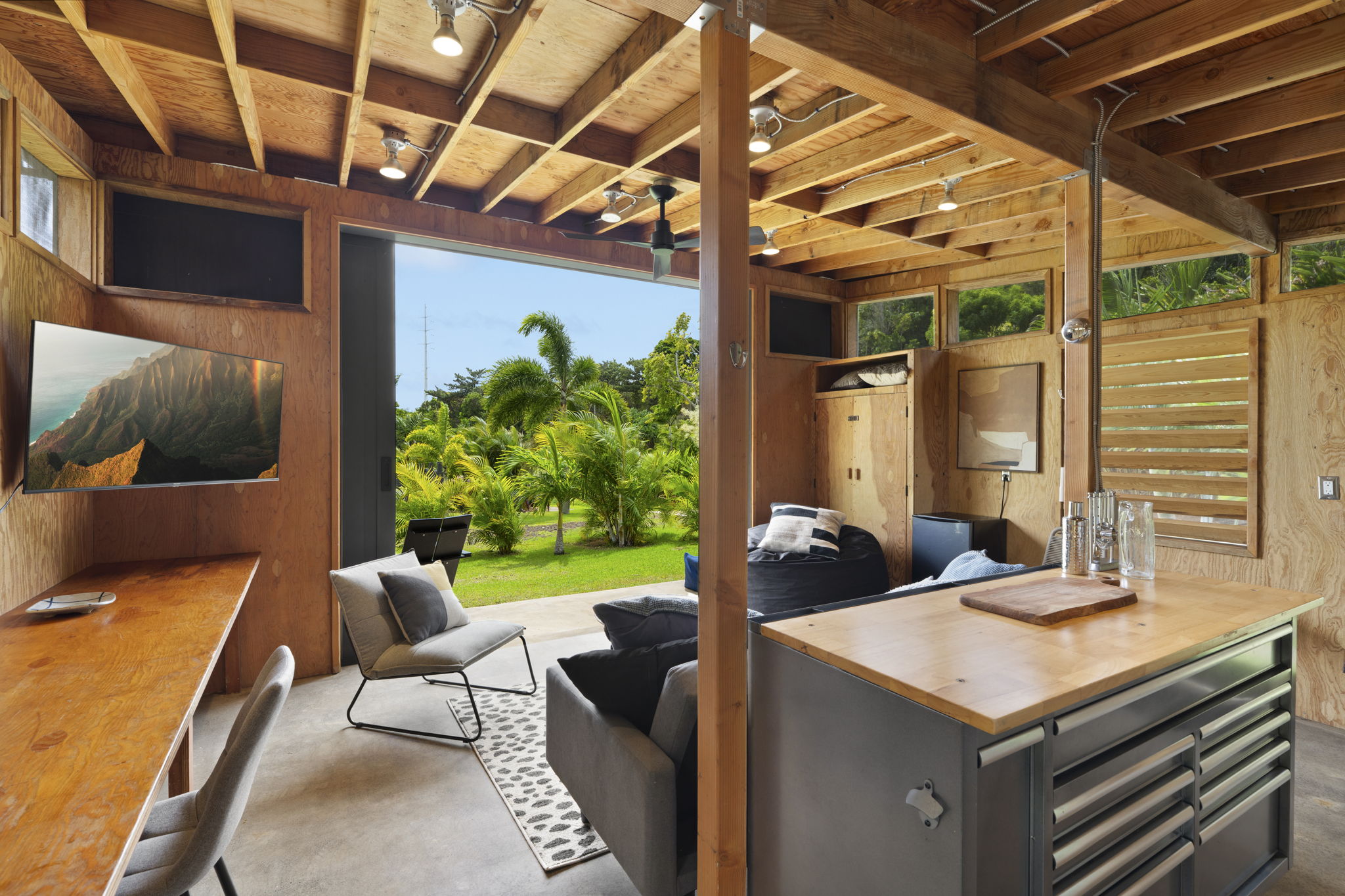 2-3161 KAUMUALII HWY 2