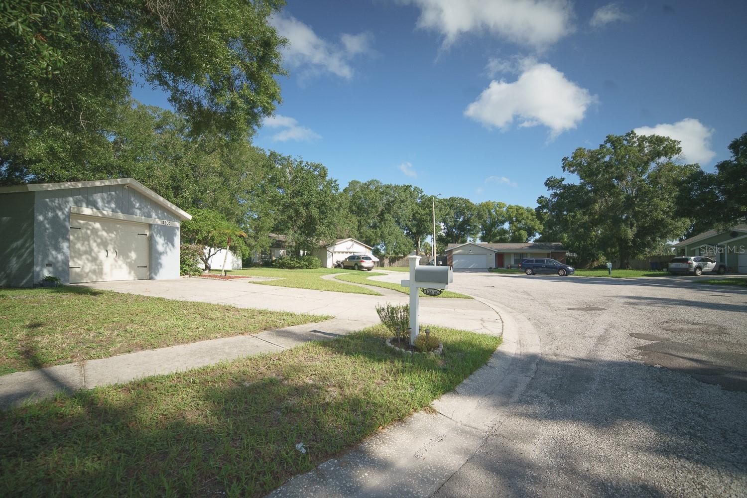 13205 LARAWAY CT