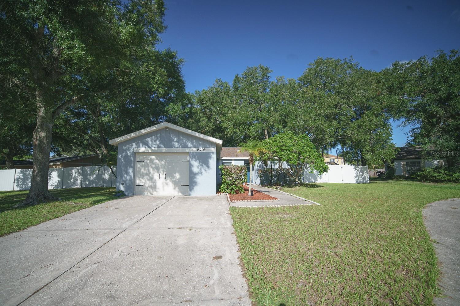 13205 LARAWAY CT