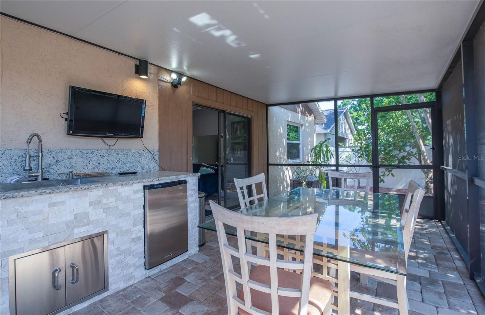 6328 S HAROLD AVE