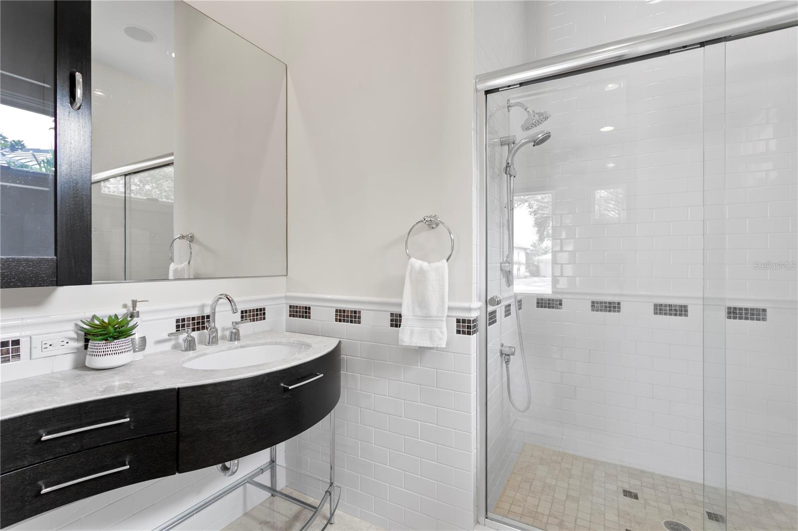 2279 MERMAID PT NE