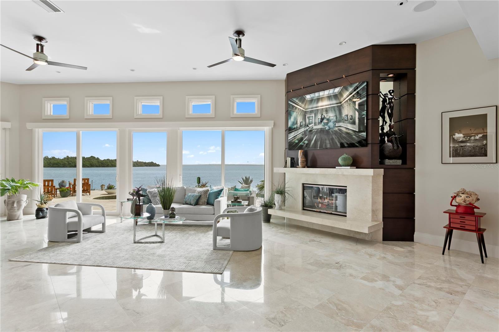 2279 MERMAID PT NE