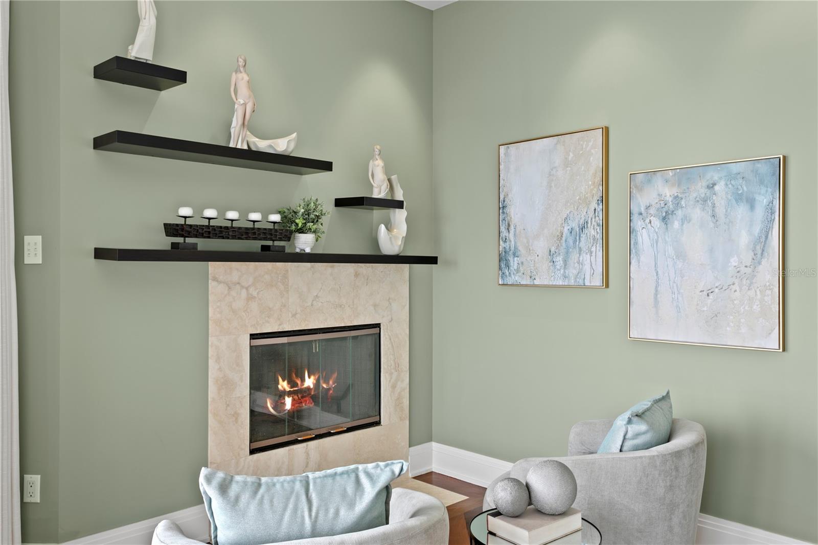 2279 MERMAID PT NE