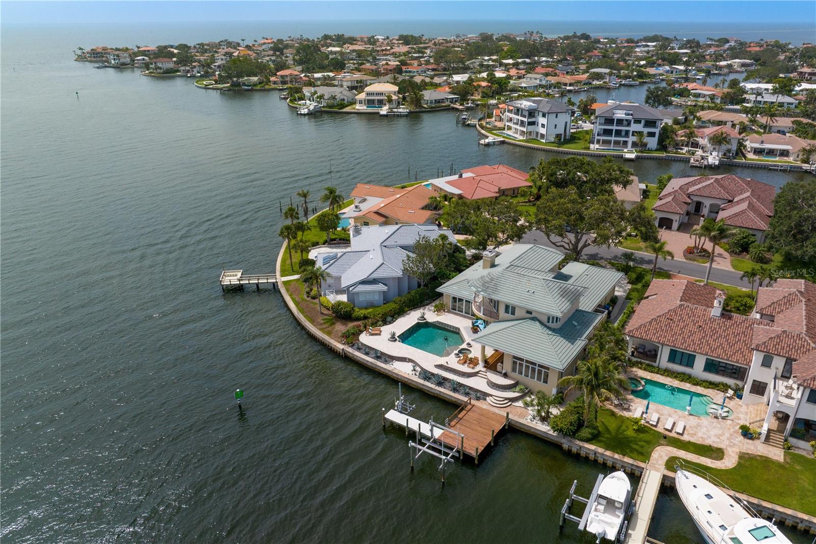 2279 MERMAID PT NE