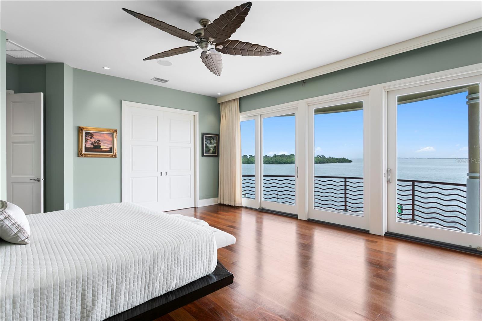 2279 MERMAID PT NE