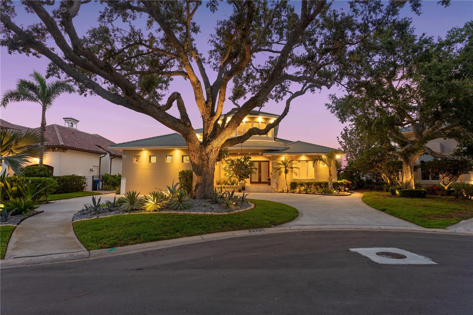2279 MERMAID PT NE