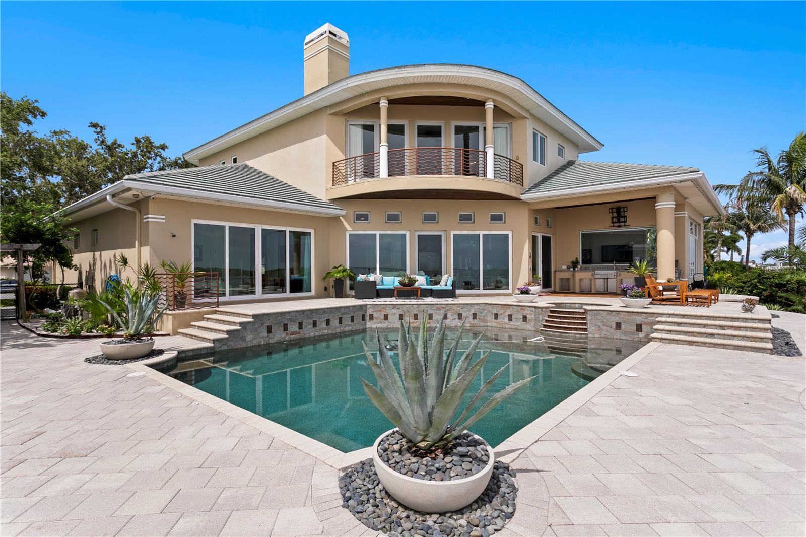 2279 MERMAID PT NE