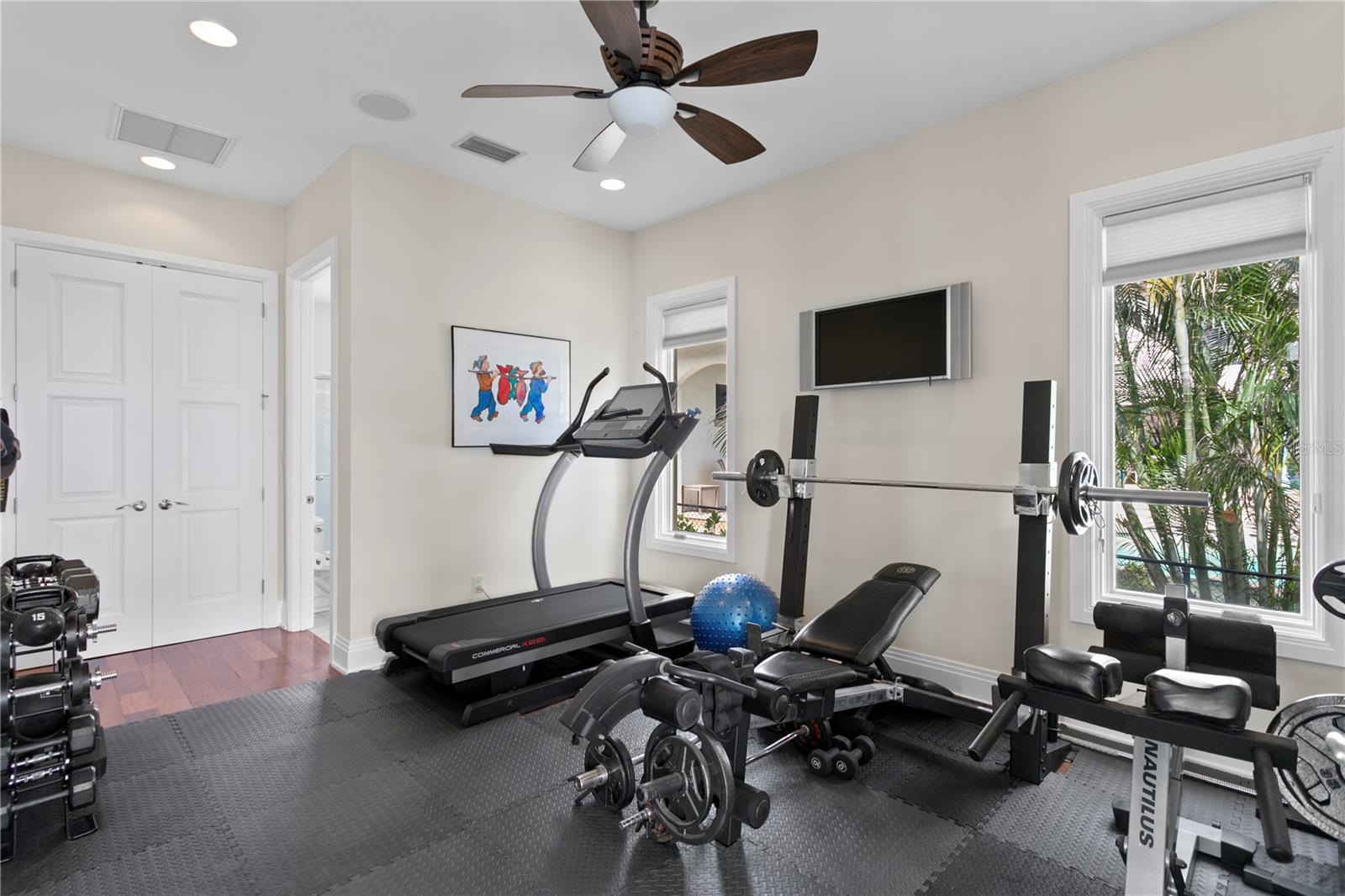 2279 MERMAID PT NE