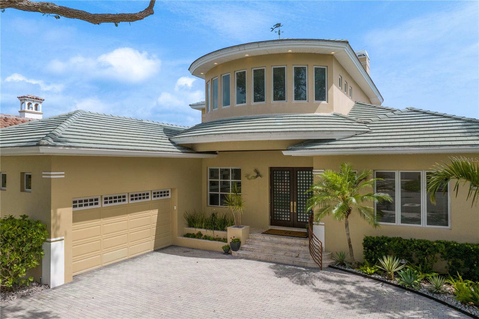 2279 MERMAID PT NE