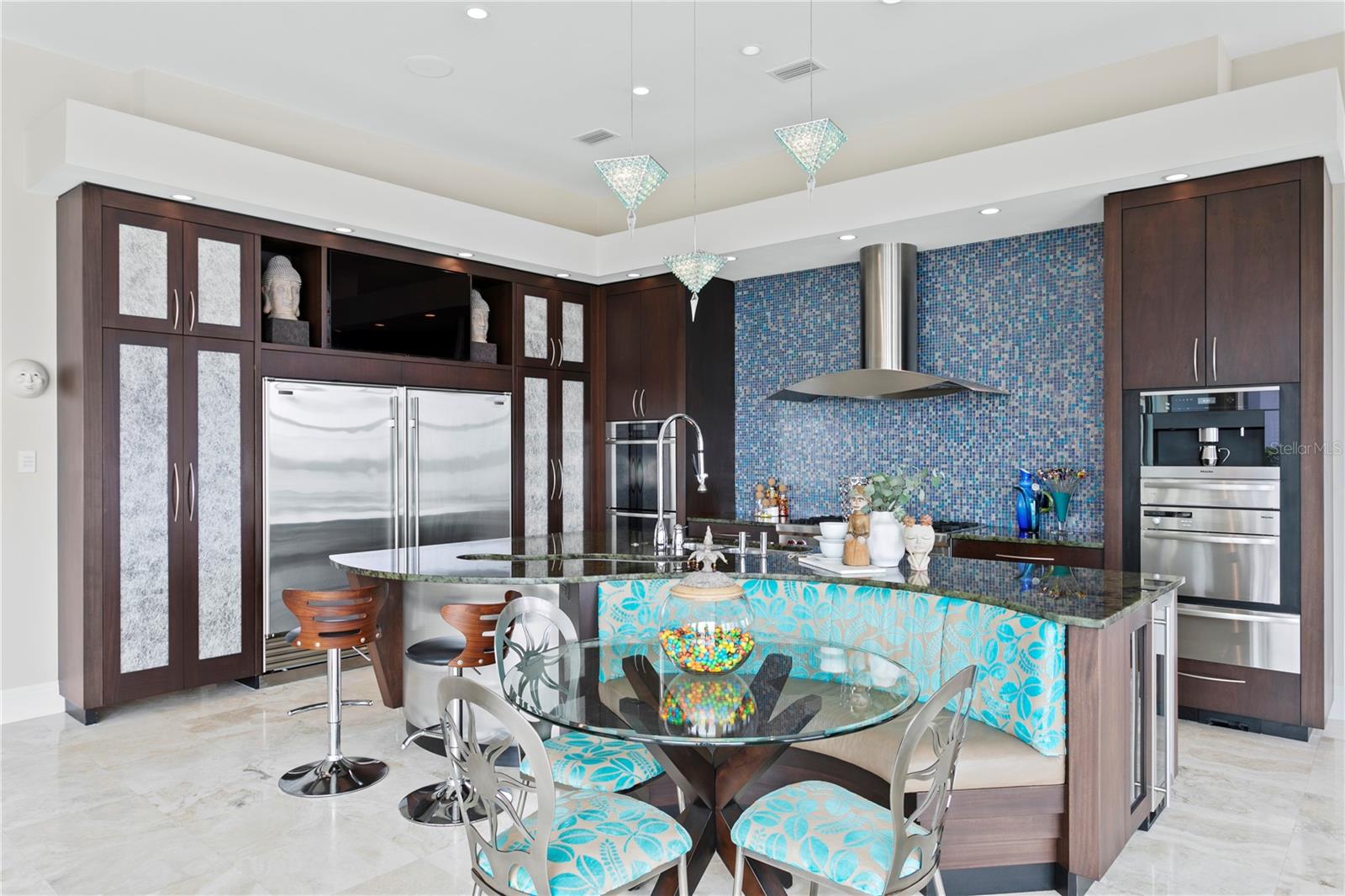 2279 MERMAID PT NE