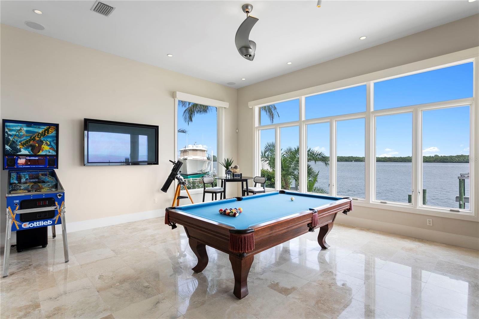 2279 MERMAID PT NE