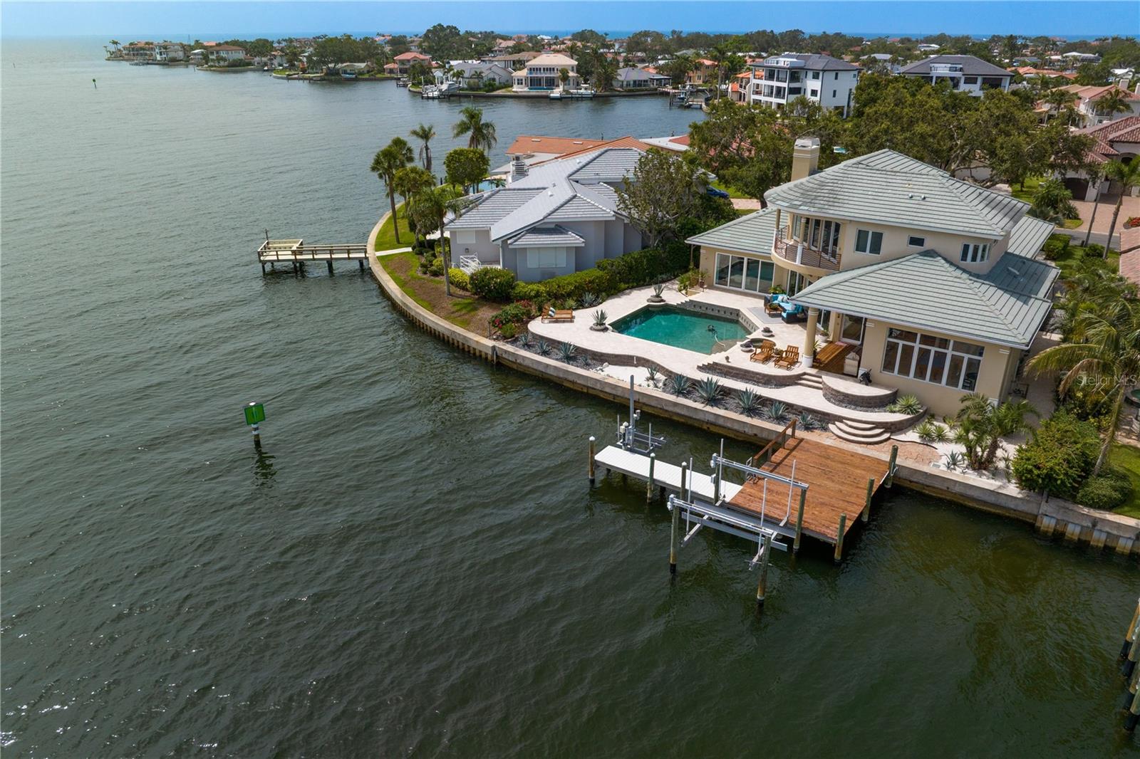 2279 MERMAID PT NE