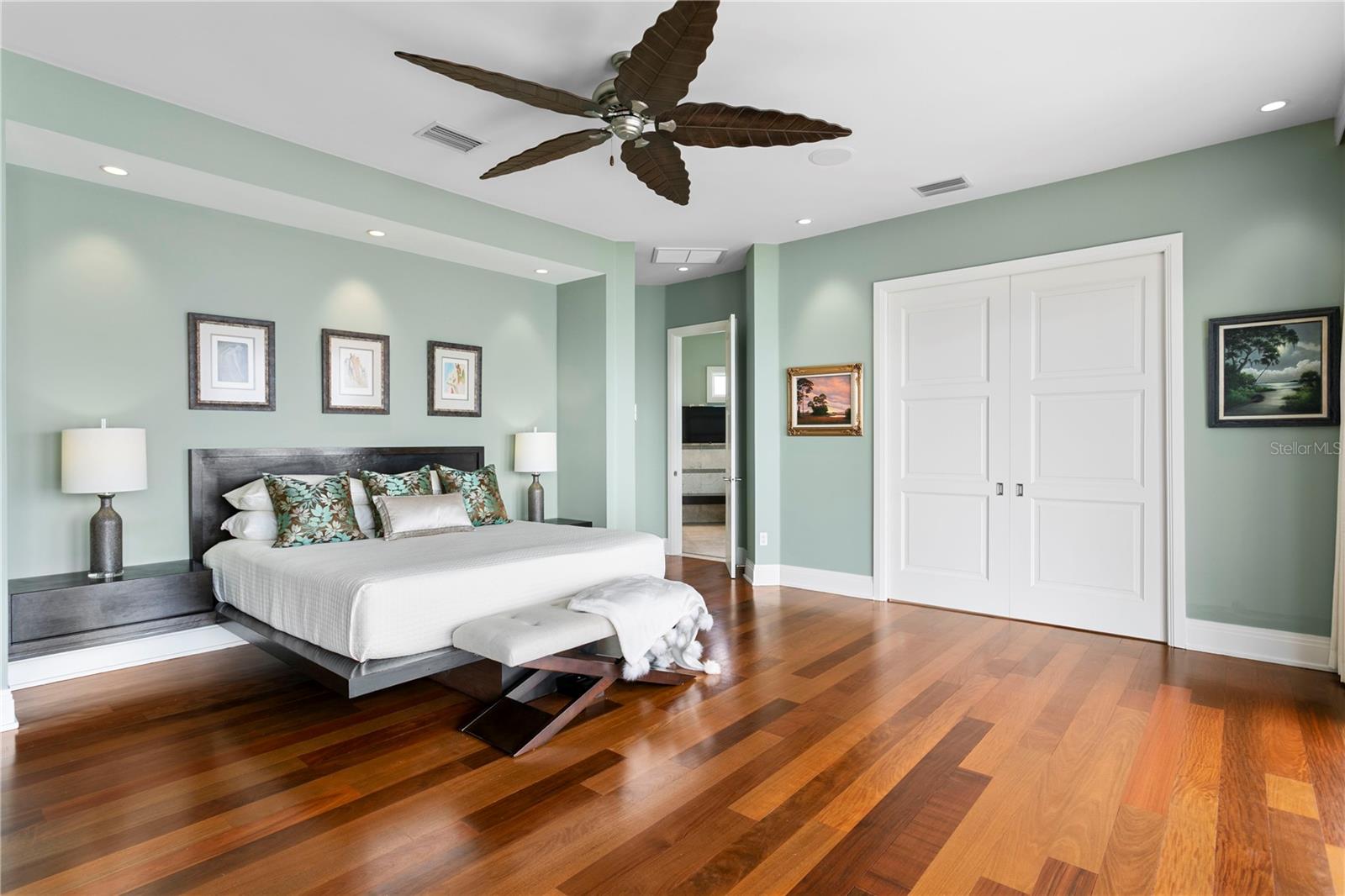2279 MERMAID PT NE