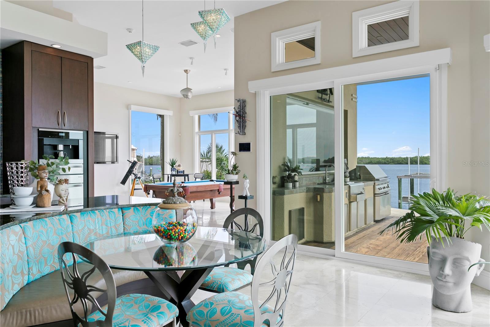 2279 MERMAID PT NE