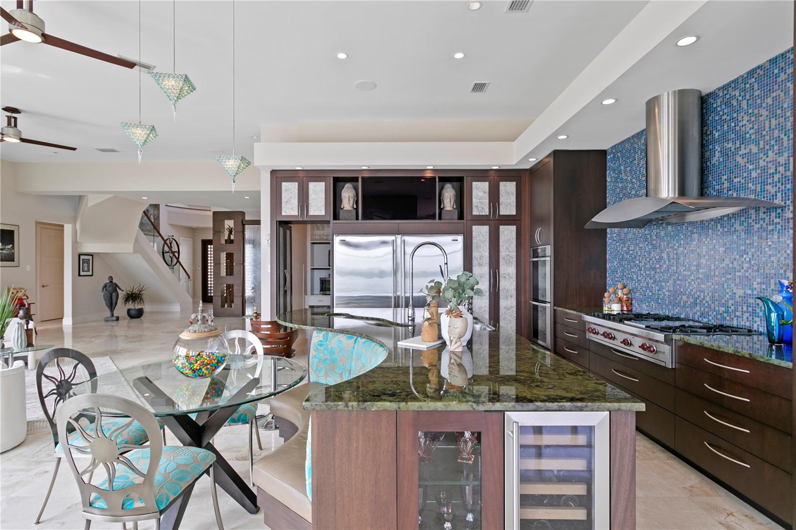 2279 MERMAID PT NE