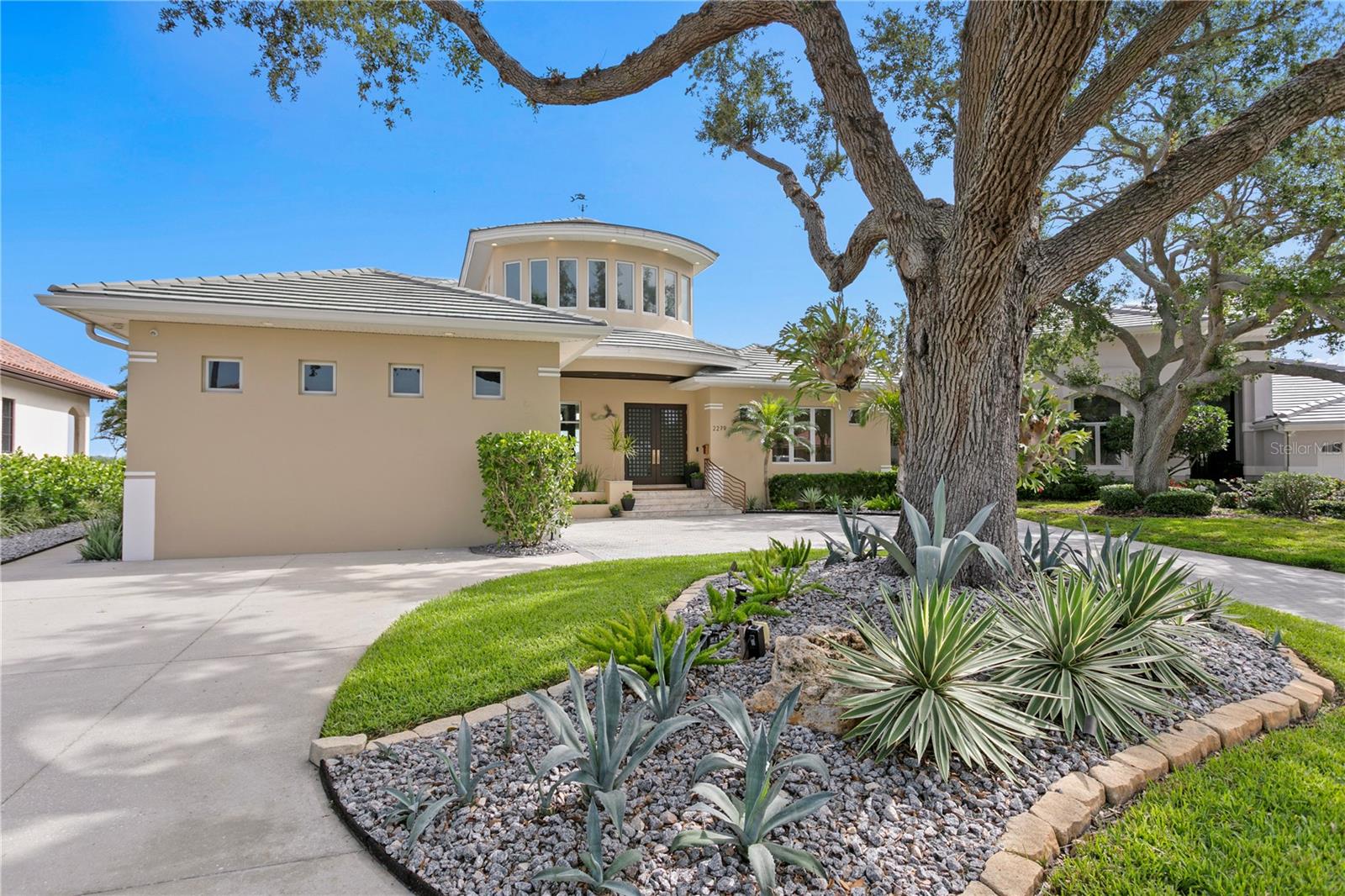 2279 MERMAID PT NE