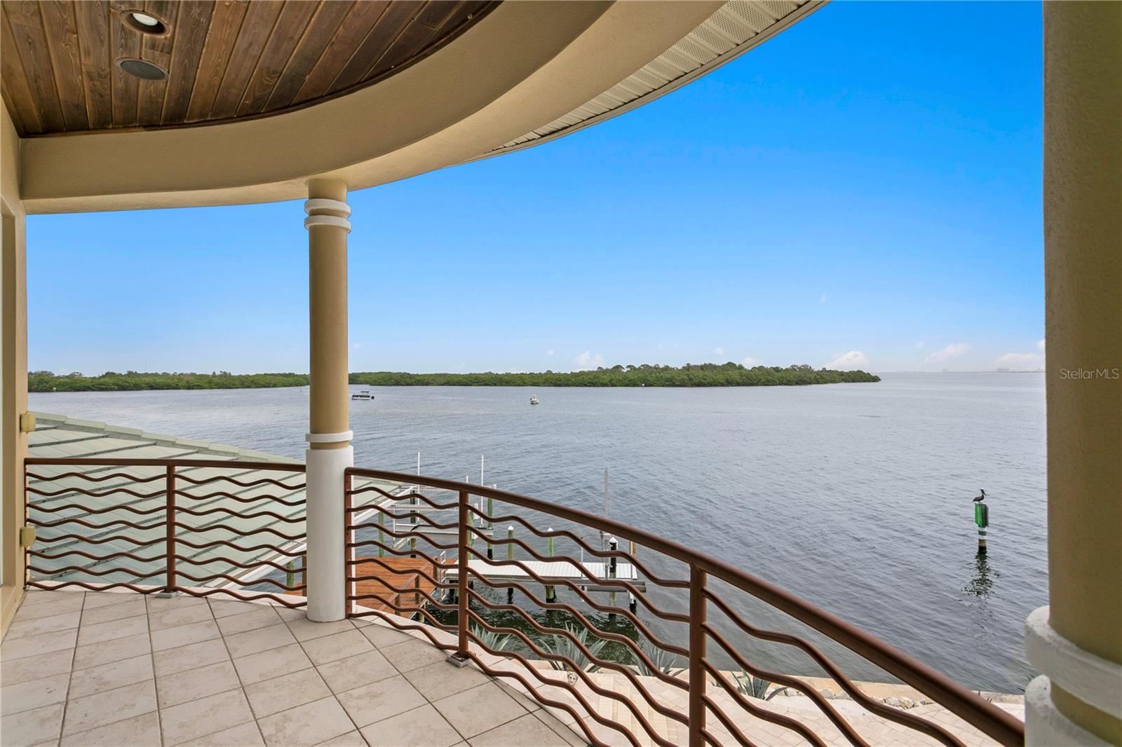 2279 MERMAID PT NE
