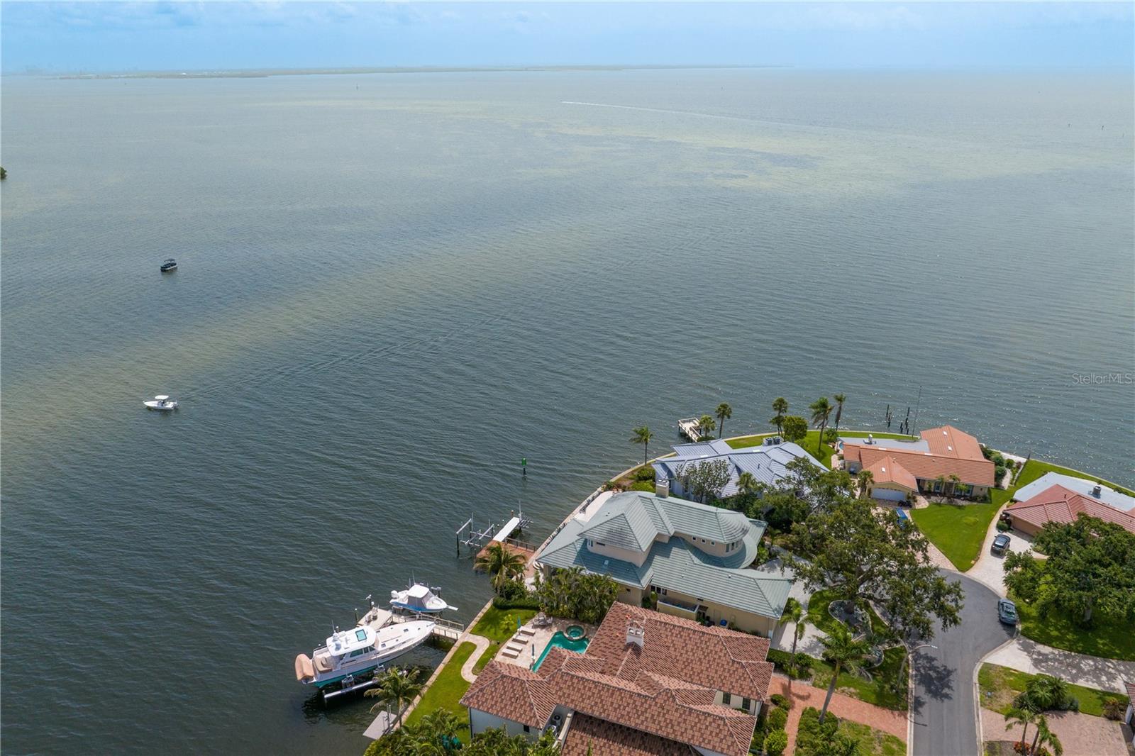 2279 MERMAID PT NE